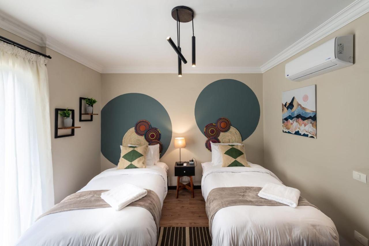 Waterfront Designer 2br - 5 Min To Airport * Le Caire